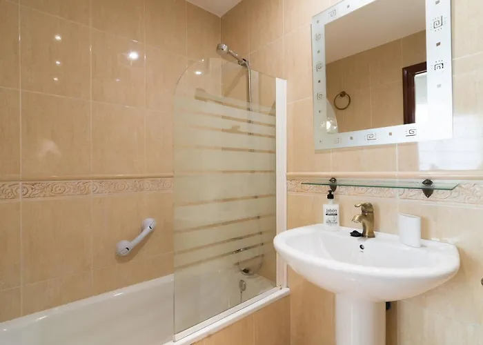 A 400m Plaza Nogalera 2 Dorm 4 Pax *